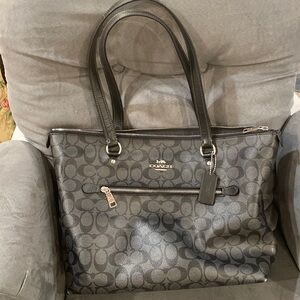 Coach Black Gallery Tote In Signature Canvas